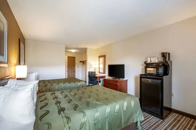 غرفة قياسية بسريرين مزدوجين، Quality Inn Harpers Ferry - Charles Town 4/10