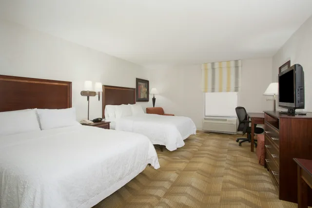 غرفة بسريرين كوين لذوي الإعاقة، Hampton Inn Siloam Springs 3/5