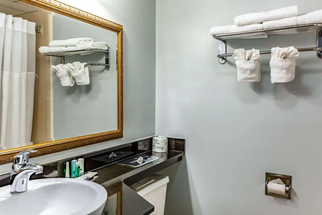 غرفة بسريرين كوين للمدخنين، Quality Inn East Stroudsburg - Poconos 3/3