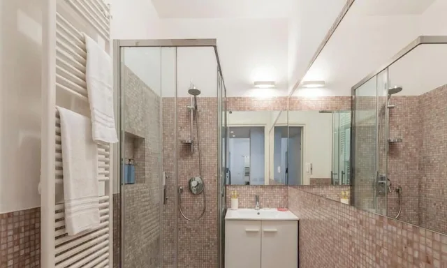 جناح بسرير كوين مع أريكة، Milan Royal Suites Magenta Luxury Apartments 2/2