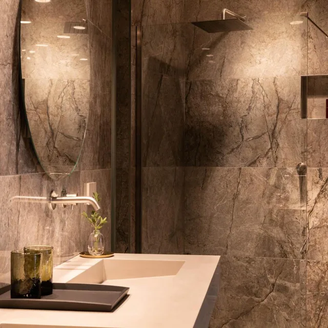 جناح بجاكوزي، Litta Palace 9/9