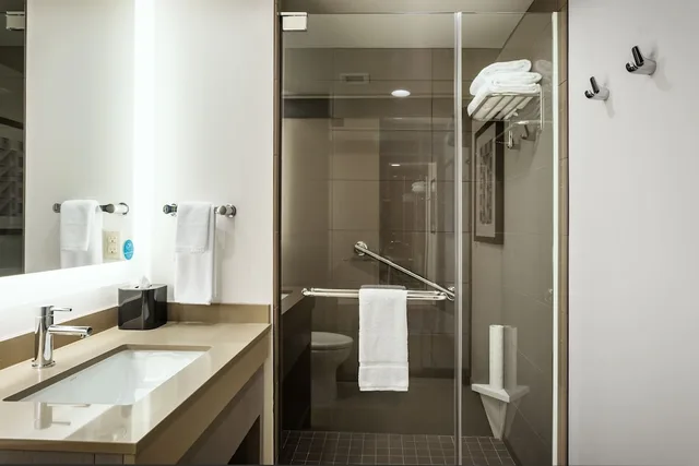 جناح بسرير كينج بغرفة نوم واحدة مع أريكة، Hyatt House Anchorage 1/2
