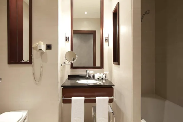 غرفة قياسية بسريرين منفصلين، Hotel Barcelona Center 6/6
