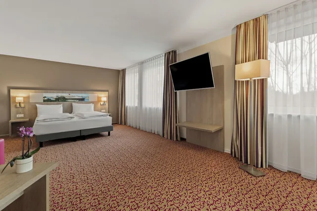 غرفة بريفيليج بسرير مزدوج مع أريكة، Mercure Hotel Hamburg Am Volkspark 10/10