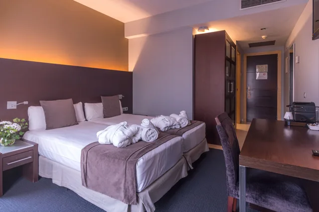 Standard, Twin Beds, Madanis Hotel 5/10