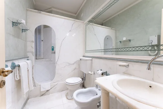 Deluxe, Suite, Queen Bed, Park Hotel Villa Ariston 6/6
