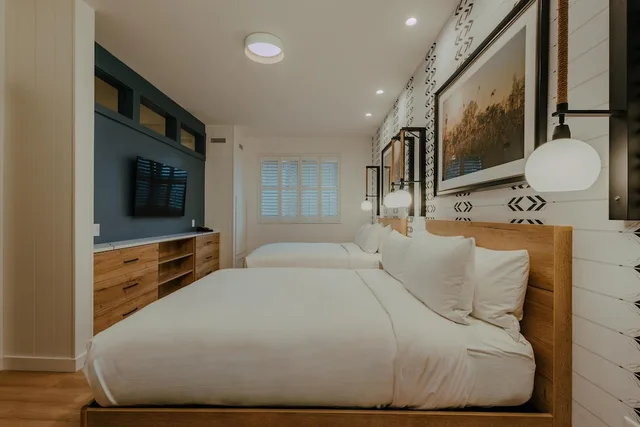 غرفة عائلية بسرير كينج وسريرين كوين، Skaneateles Fields Resort & Spa, Curio Collection by Hilton 4/8