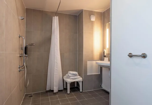 Room, Double Bed, Accessible, B&B HOTEL Amiens Centre Cathedrale 7/9
