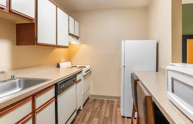 استوديو ديلوكس بسرير كوين مع أريكة، Extended Stay America - Richmond - Innsbrook 3/4