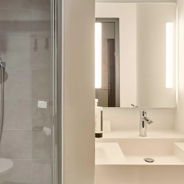 Twin room, B&B Hotel Cergy Pierrelaye 4/5