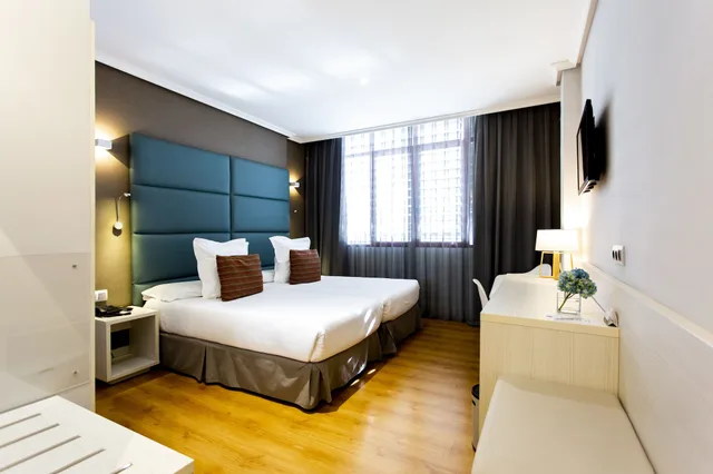 غرفة قياسية بسريرين منفصلين، Hotel Pax Guadalajara 2/7
