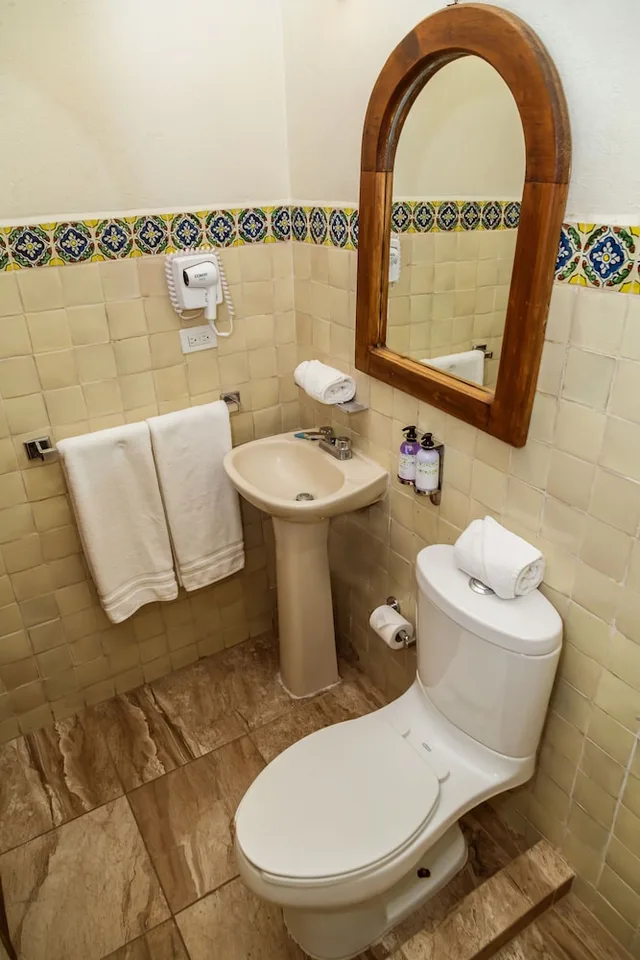 غرفة قياسية بسرير كوين، Hotel Senorial 2/3