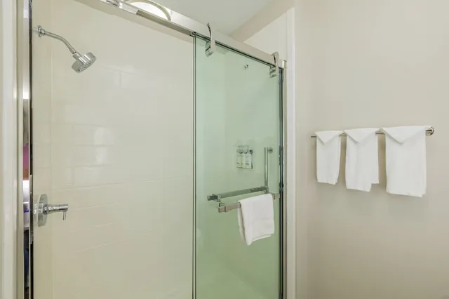 جناح بسرير كينج مع أريكة، Holiday Inn Express Suites Lindale 7/7