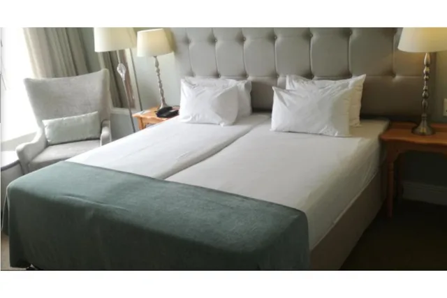 غرفة قياسية بسرير مزدوج أو سريرين منفصلين، The Riverside Hotel 2/2