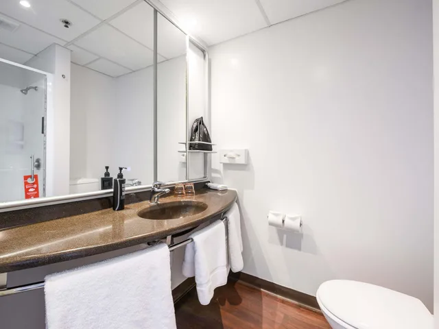 Room, Double Bed, City View, IBIS ROTORUA 5/5
