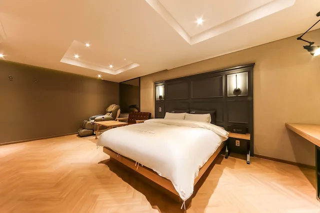 غرفة بريميوم بسرير مزدوج، Cherish Hotel 3/3