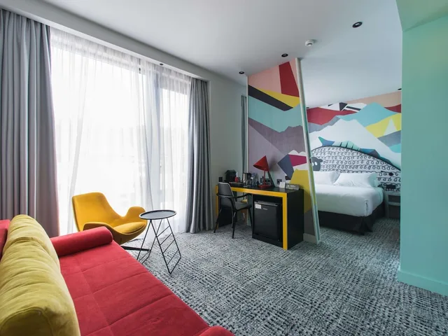 جناح بسرير مزدوج مع أريكة، Ibis Styles Tbilisi Center 10/10