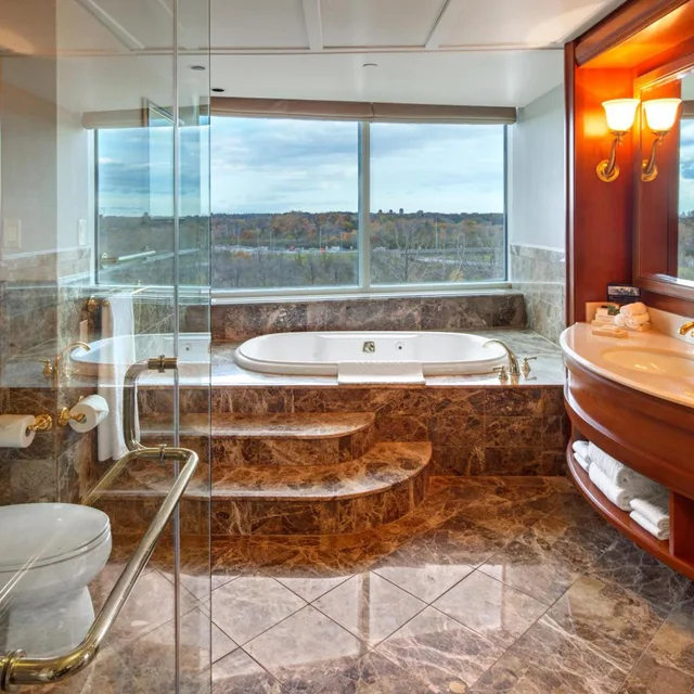 غرفة بسرير كوين مع أريكة بحوض جاكوزي، Hilton Lac Leamy 4/4