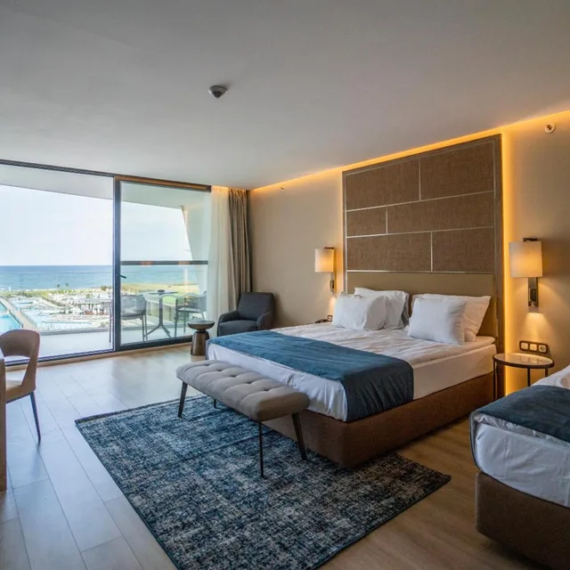 غرفة بريميوم بإطلالة على البحر، Wave Resort 2/5