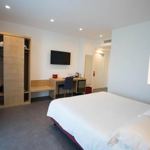 غرفة كبيرة بسرير مزدوج، Pm Hotel 4/10