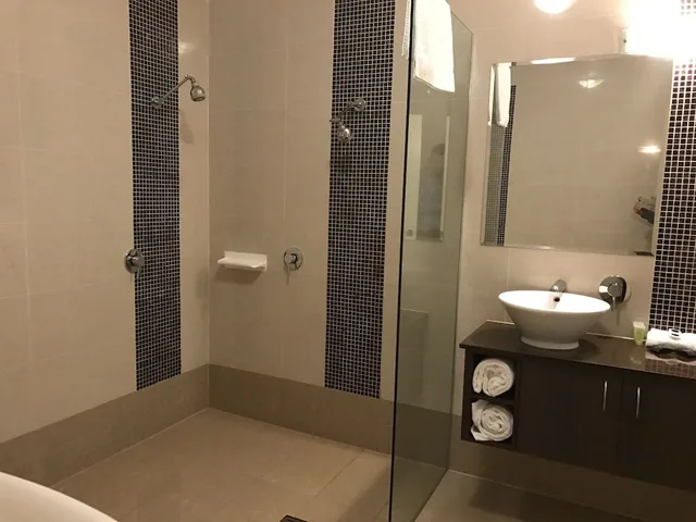 جناح بسرير كينج بشرفة، MORNINGTON HOTEL 2/3
