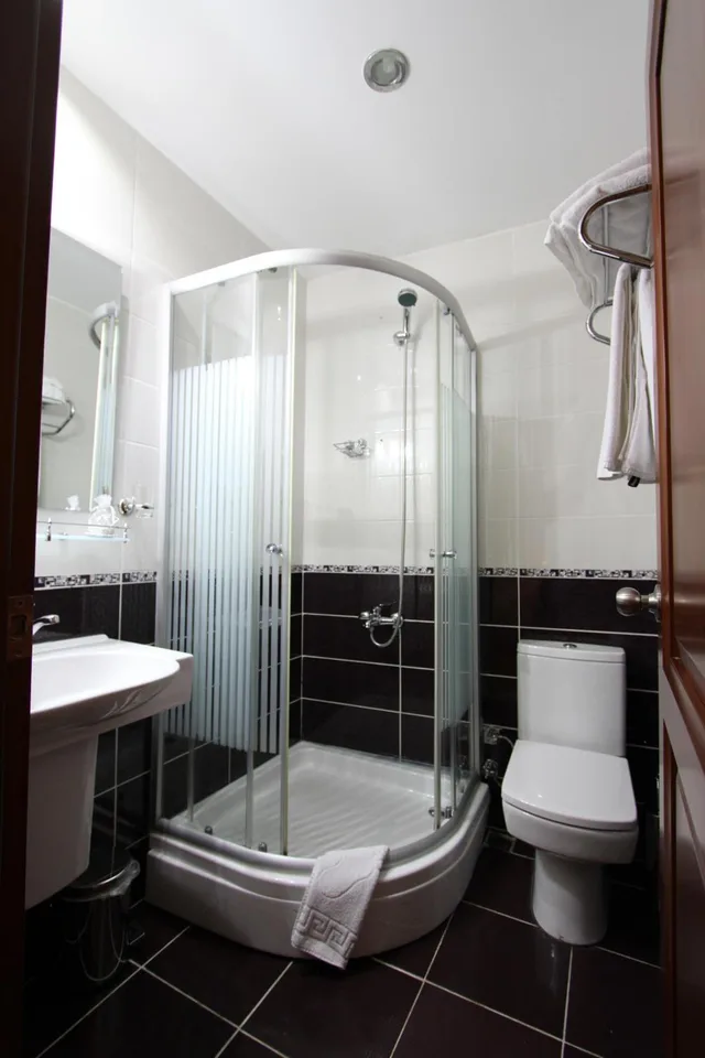 Basement, Triple، Basileus Hotel 3/4