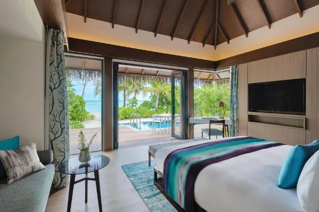 Beach Pool, Villa, King Bed، Pullman Maldives Maamutaa 1/2