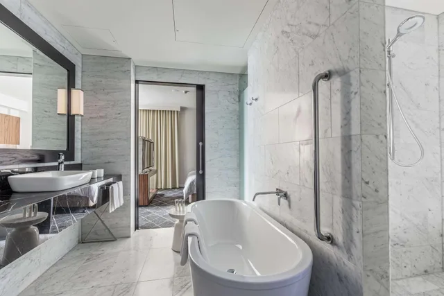 جناح، Swissotel Sydney 3/5