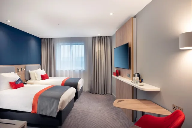 غرفة قياسية بسريرين منفصلين، HOLIDAY INN EXPRESS LONDON HEATHROW T4 3/6