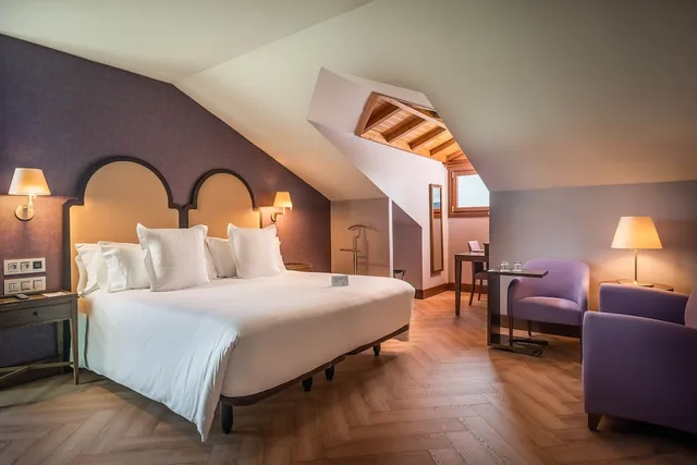 Superior, Single, Twin Beds, Attic، Artiem Asturias 1/3