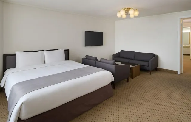 غرفة رباعية بسرير كينج وسريرين منفصلين، President Hotel Seoul 7/10