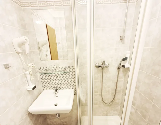 غرفة ثلاثية بسرير فردي، Relax Inn Hotel Prague 4/4