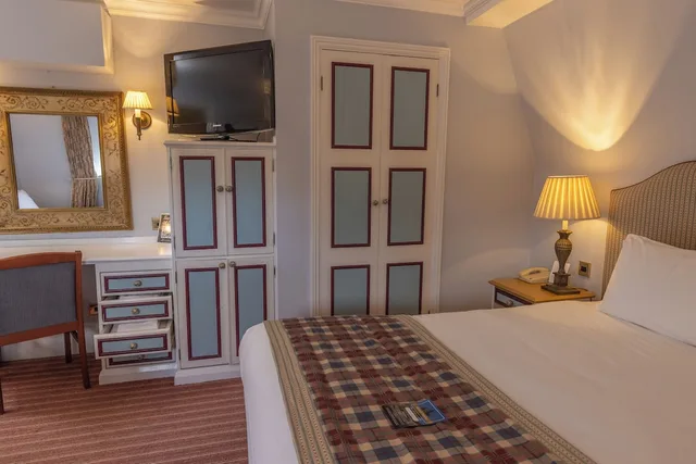 غرفة عائلية بثلاثة أسرّة، Best Western Abbots Barton Hotel 4/8