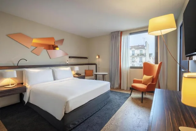 غرفة ديلوكس بسرير مزدوج بإطلالة على الحديقة، DoubleTree by Hilton Paris Boulogne 3/8