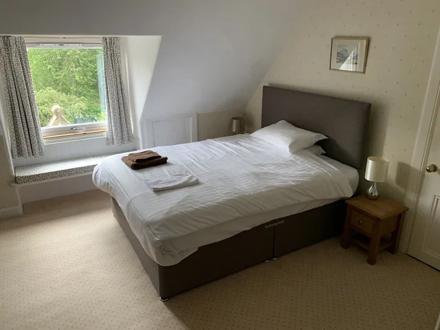 غرفة بسرير مزدوج أو سريرين منفصلين، Whitchester Christian Guest House 2/3