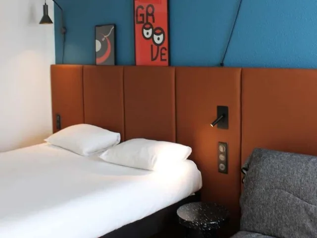 Standard, Double Bed, Harbour View, Ibis Bayeux Port En Bessin 7/8