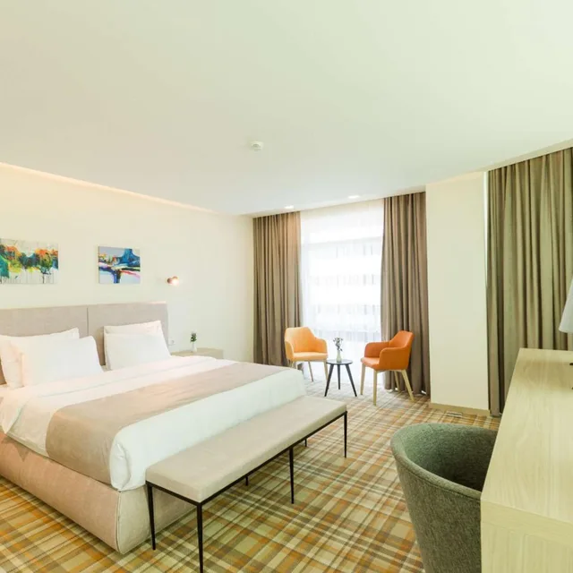 جناح جونيور بانورامي بسرير كينج بشرفة بإطلالة، Best Western Premier Batumi 3/6