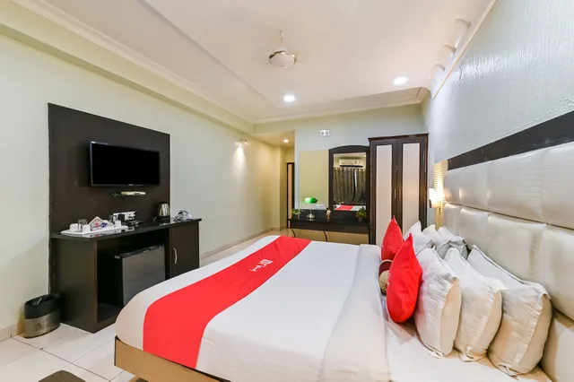 Deluxe, Double Bed, Ashoka Residency Hotel 3/7