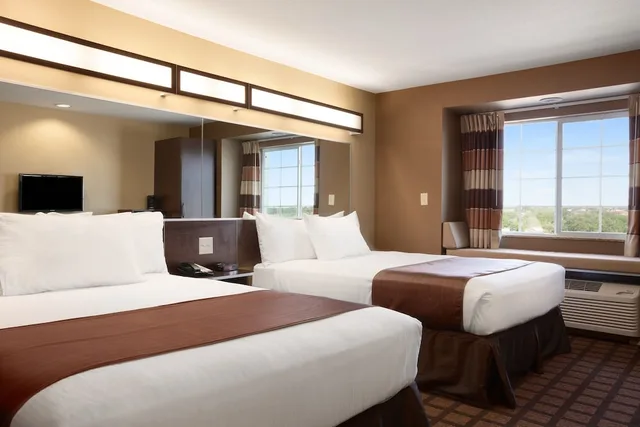 غرفة قياسية بسريرين كوين لذوي الإعاقة، Microtel Inn and Suites By Wyndham Pearl River /Slidell 1/10