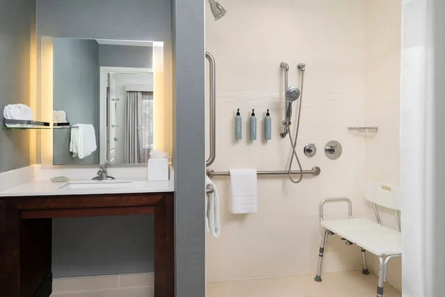 جناح بغرفتي نوم، Residence Inn Kingston 4/7