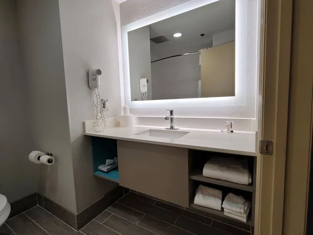 غرفة قياسية بسريرين كوين، Clarion Pointe Franklin Nashville Area 5/5