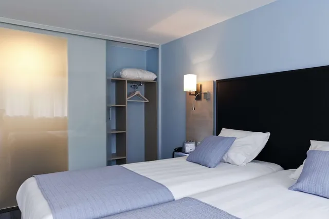 غرفة قياسية بسريرين منفصلين، KYRIAD LYON SUD - SAINTE FOY 1/10