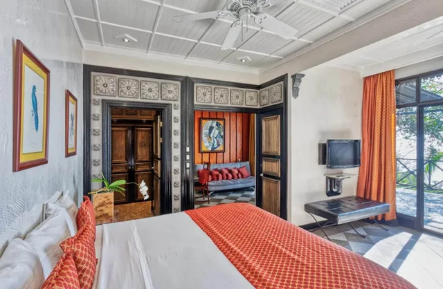 جناح جونيور بسرير كوين، Villa Caletas Hotel 1/3