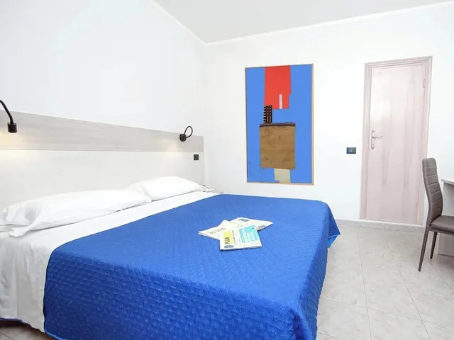 Room, Double or Twin Bed, Hotel Venezia 2/7