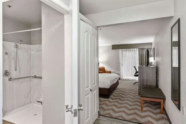 غرفة قياسية بسرير كينج بإطلالة، Best Western Plus Sonora Oaks Hotel & Conference Center 7/8