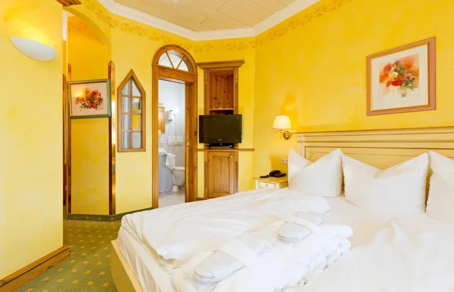 غرفة بسرير مزدوج بإطلالة على الحديقة، Wittelsbacher Hof Swiss Quality Hotel 3/9