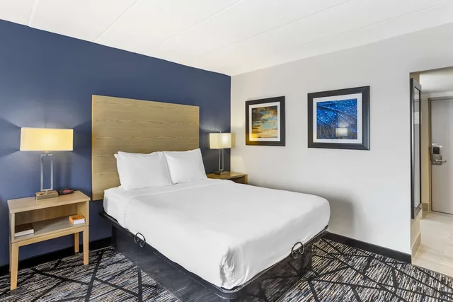 غرفة قياسية بسرير كوين، Best Western Westgate Inn 2/5