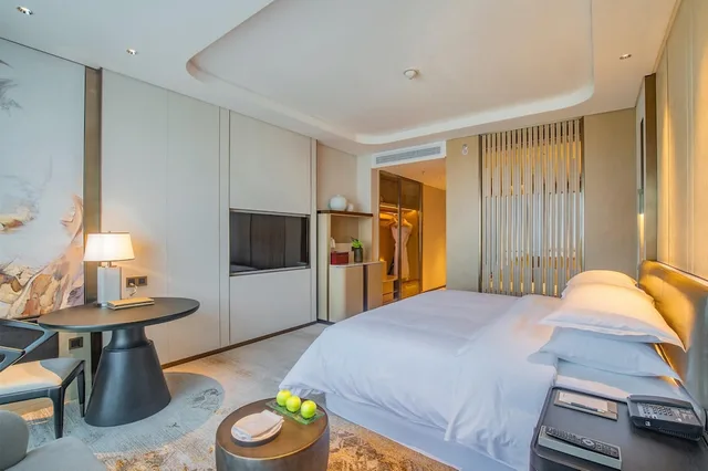 جناح بسرير كينج، Sheraton Yunfu Xinxing Hotel 4/6