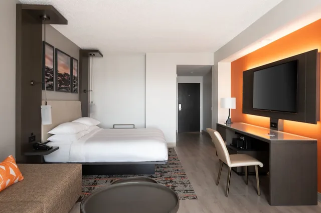 غرفة تنفيذية بسرير كينج، Fort Lauderdale Marriott Coral Springs Hotel & Convention Center 4/7