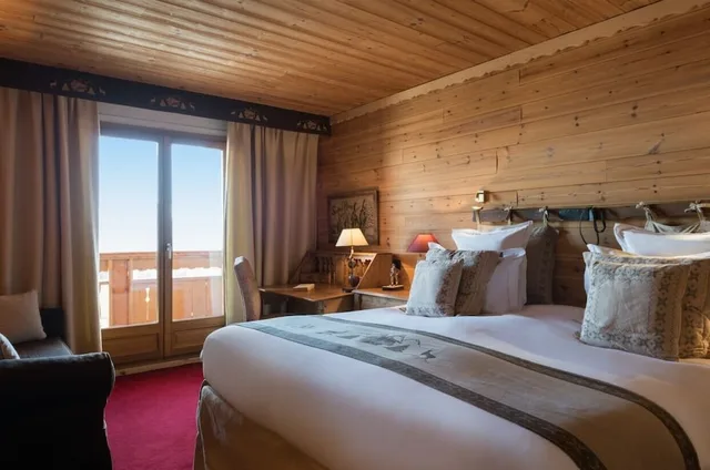 غرفة كومفورت بسريرين منفصلين بشرفة، Hotel & Spa Chamois d'Or 2/4